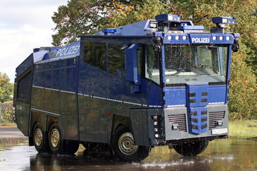 Wasserwerfer 10.000